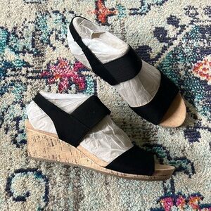 Life Strive Maldives Black Wedge Sandals NEW 7.5 Wide